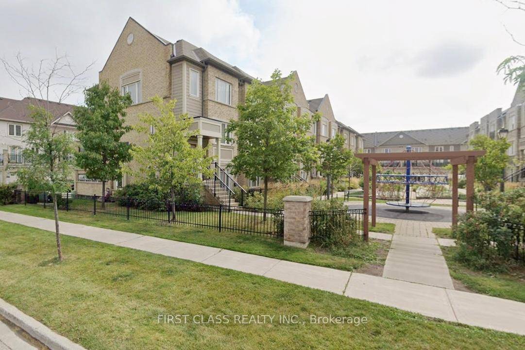 Sun Filled Condo Townhome In Sought After Central Erin Mills !