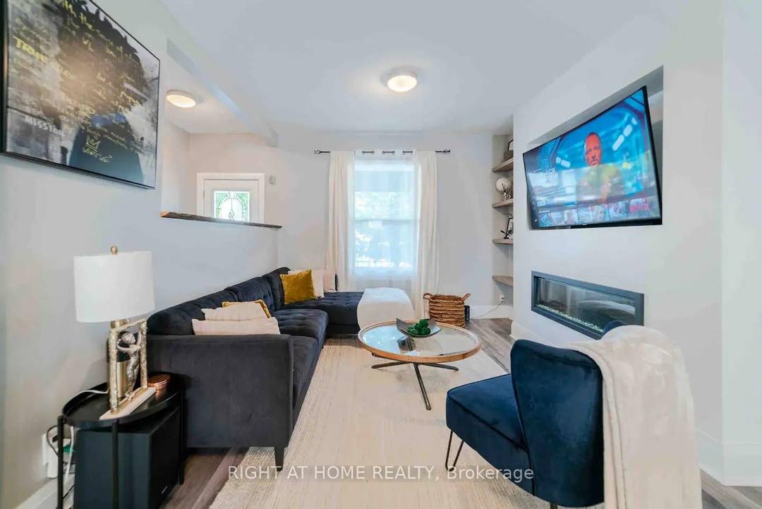 Discover the perfect blend of elegance and comfort in this luxurious 3 bedroom, 1 bathroom, two story residence, a dream home for any property enthusiast.