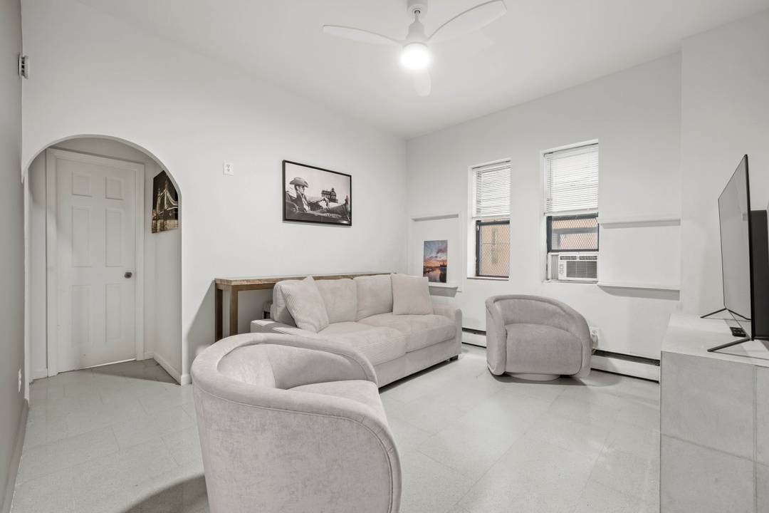 Completely Renovated Co op in the Heart of Vinegar Hill Priced to Move Welcome to one of Brooklyn's most storied neighborhoods, where cobblestone streets meet some of the borough's most ...