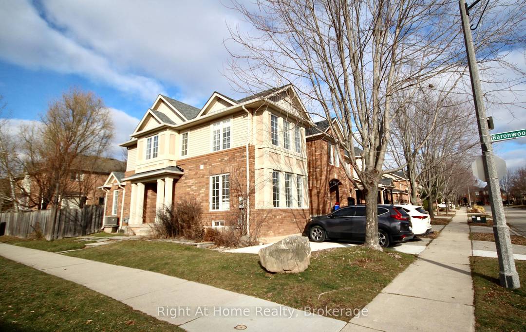 Stunning End Unit townhouse featuring 4 Bedroom 4 bathrooms with approx.