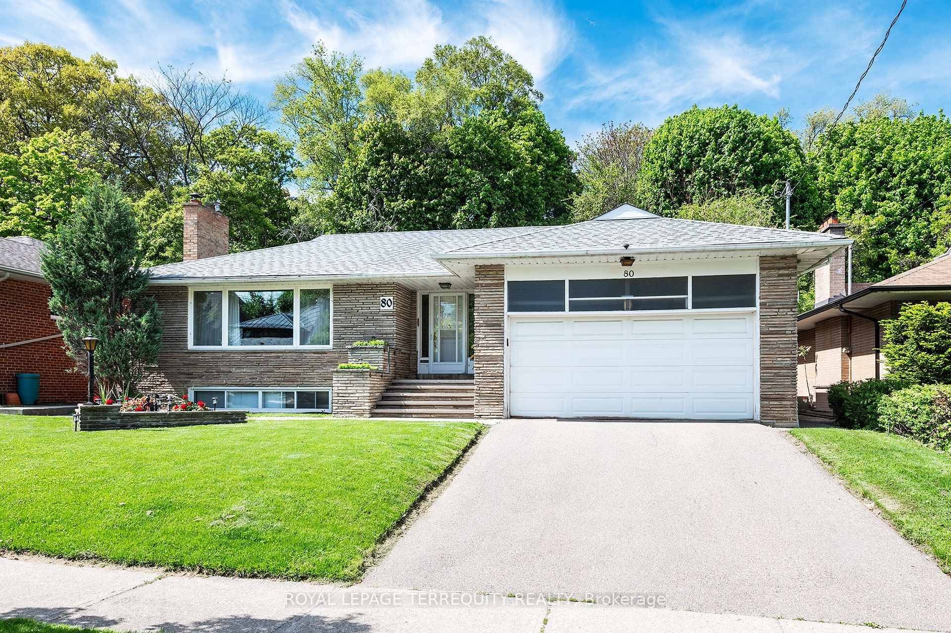 Coveted Prime Sunnylea. Thrilled to represent this classic Mid Century Modern bungalow that has not been to market since 1956.