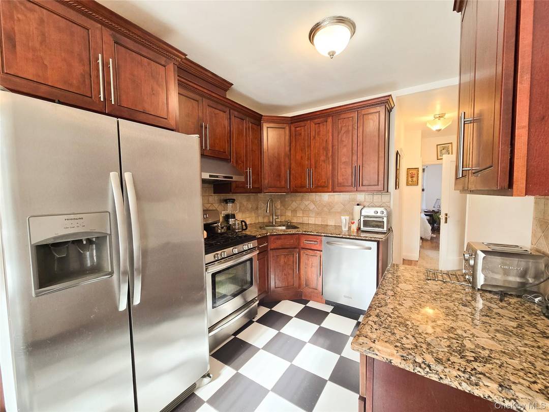 Stop looking amp ; start enjoying this beautiful 2 bedroom, 1 bath, Rego Park beauty, before it s gone !