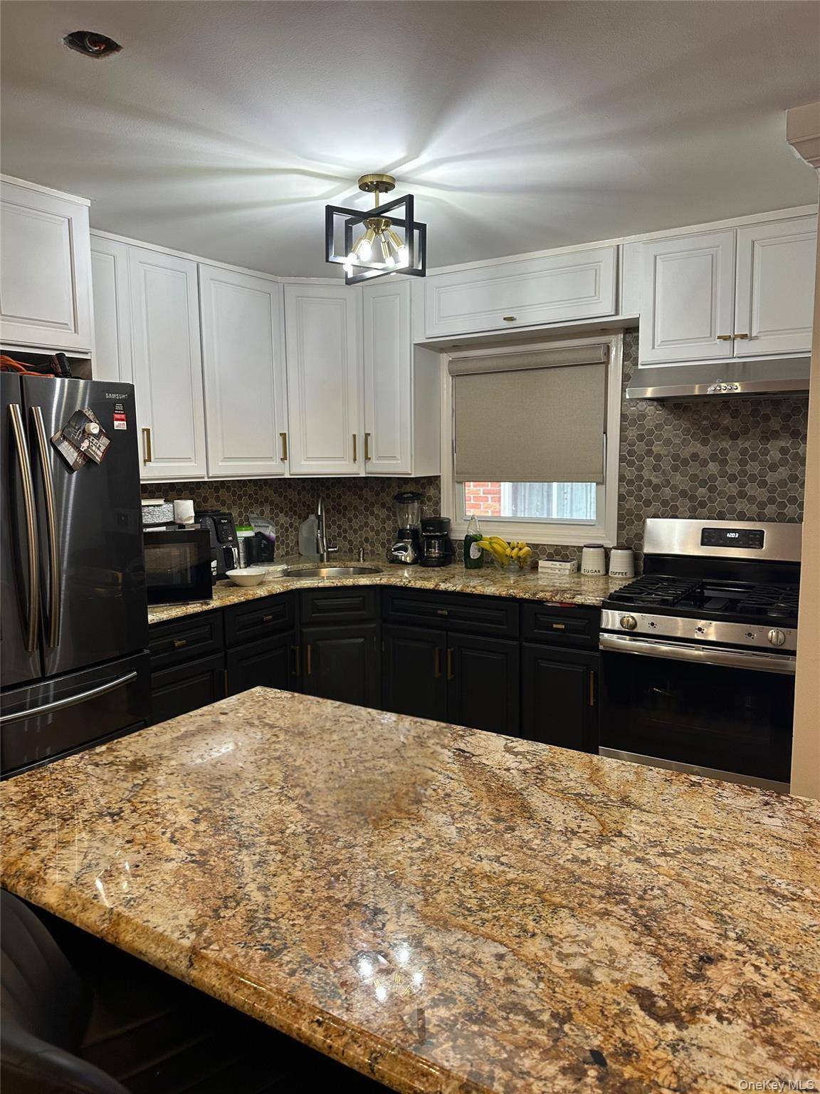 Large sunlit 3 bedroom. Vouchers welcome