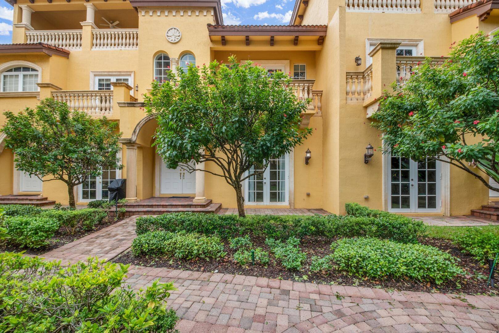 Welcome to this stunning 3 bedroom, 2.