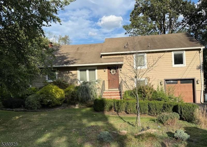 Turnkey 4BR, 2. 5BA split level home in prestigious North Caldwell.