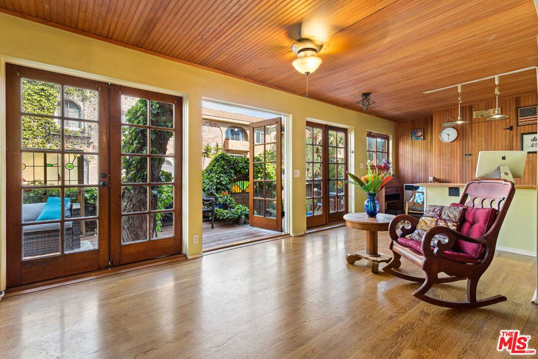 24   Westminster Ave Marina Del Rey LA