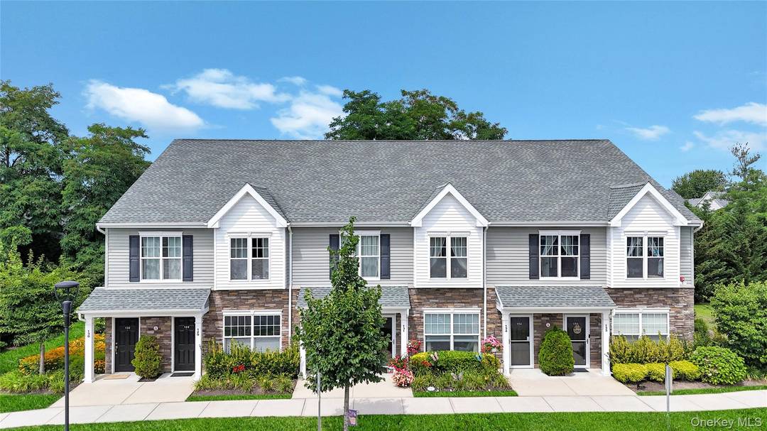 Come step inside this picturesque, two bedroom, two bath, condo located in the beautiful Foxgate of Islip.