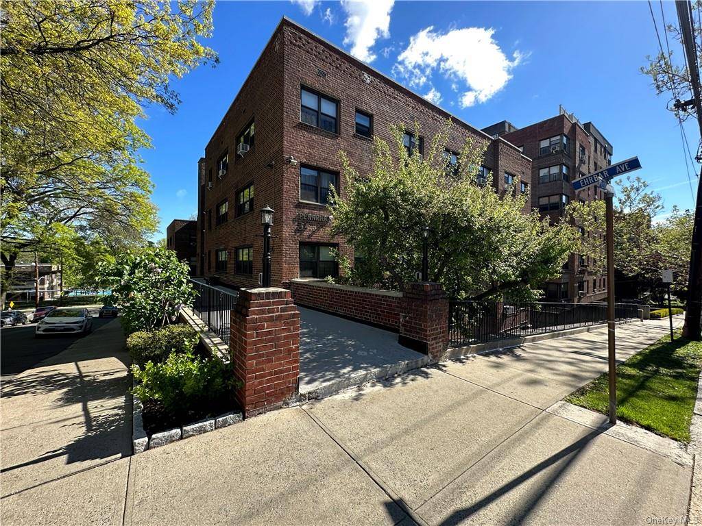 Looking for an affordable, cozy home in a great location ?