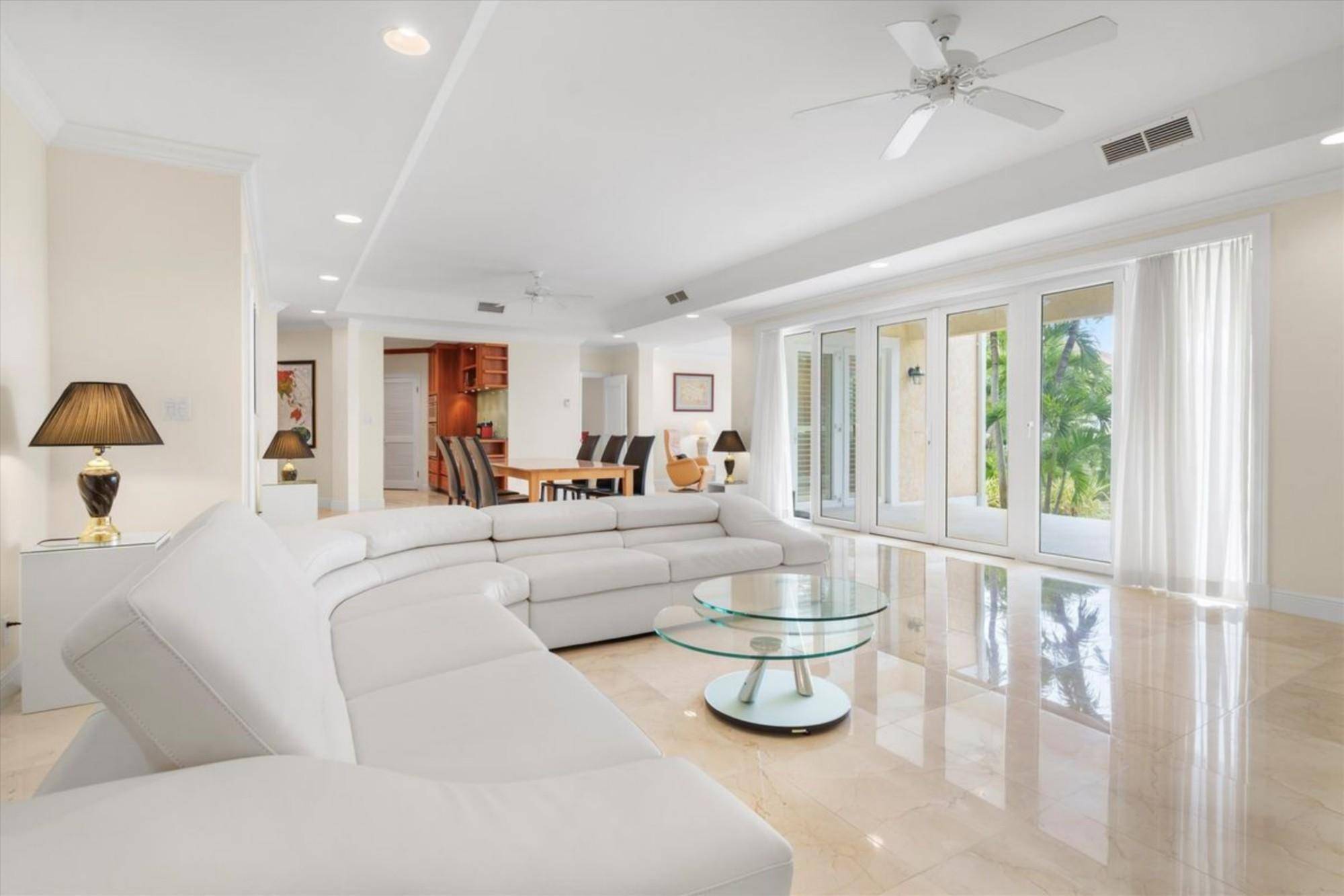 14 HARBOUR BREEZE Condo New-Providence
