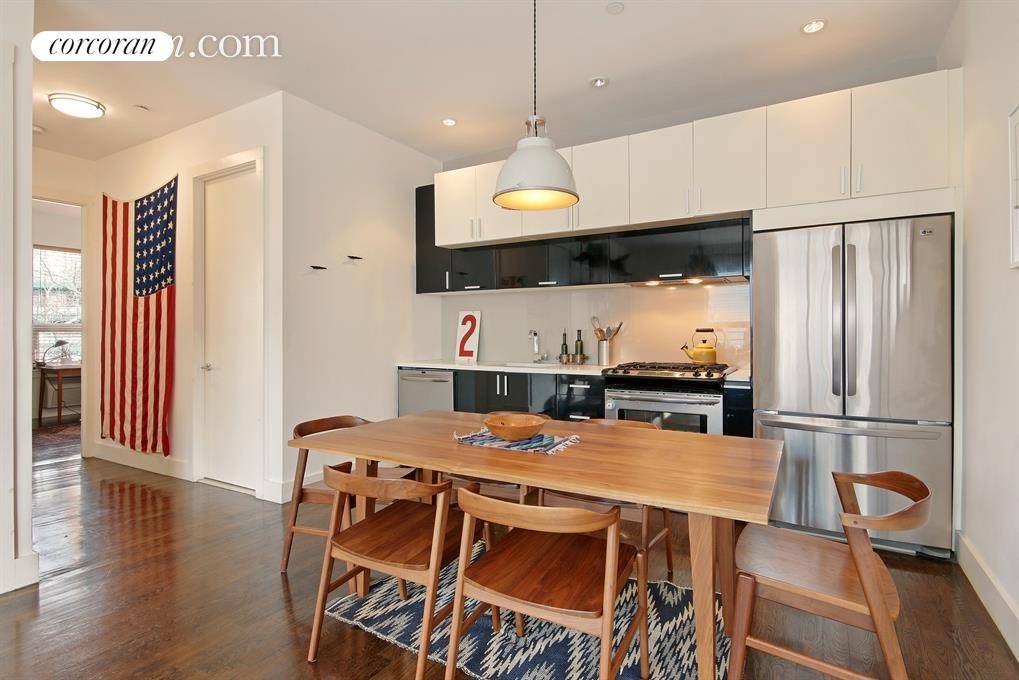 This is it ! Beautiful, modern, sleek 2 bedroom CONDO rental with gorgeous black and white modern kitchen, keyed elevator, stunning dark hardwood floor and oversized windows, flooding the space ...