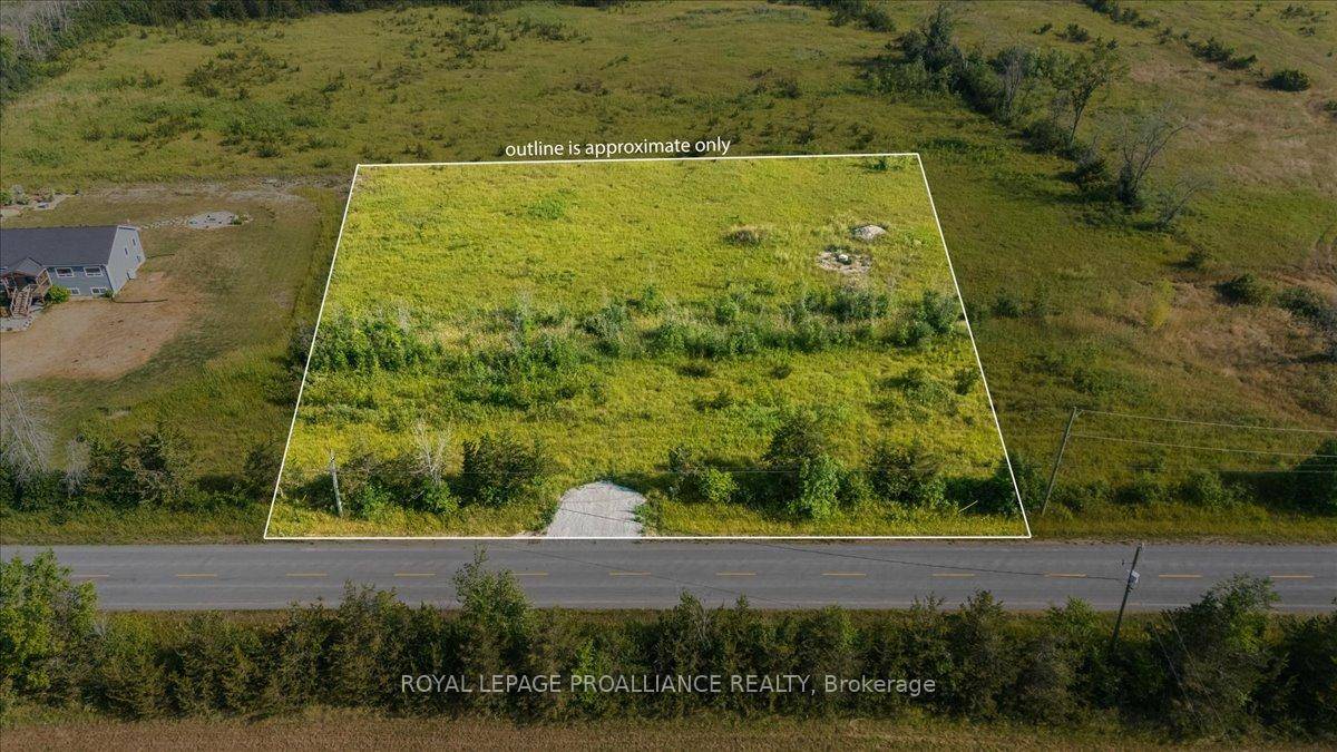 Just 20 minutes from Belleville and 10 minutes to the 401, this 1.