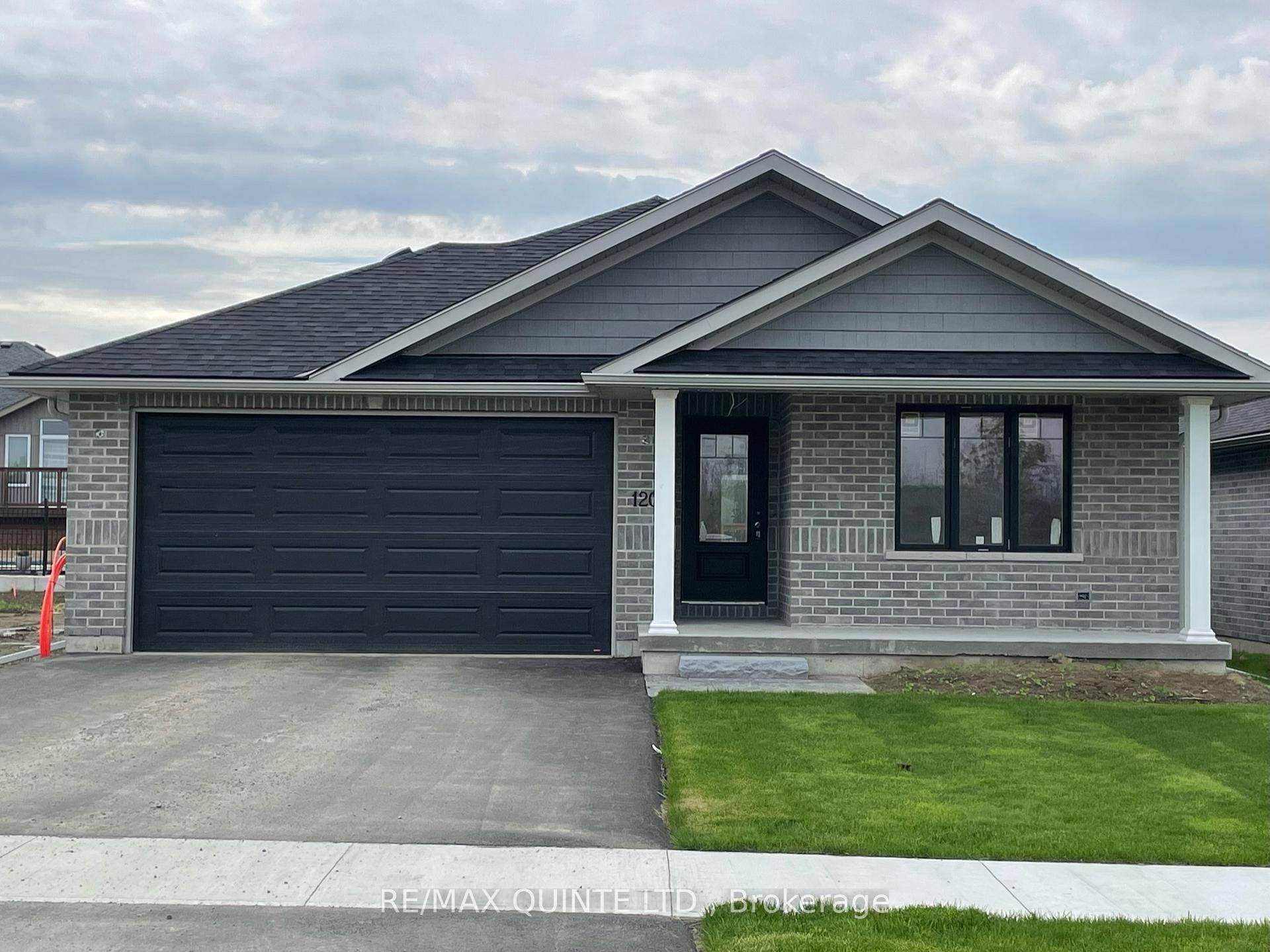 FEATURING A FINISHED BASEMENT !