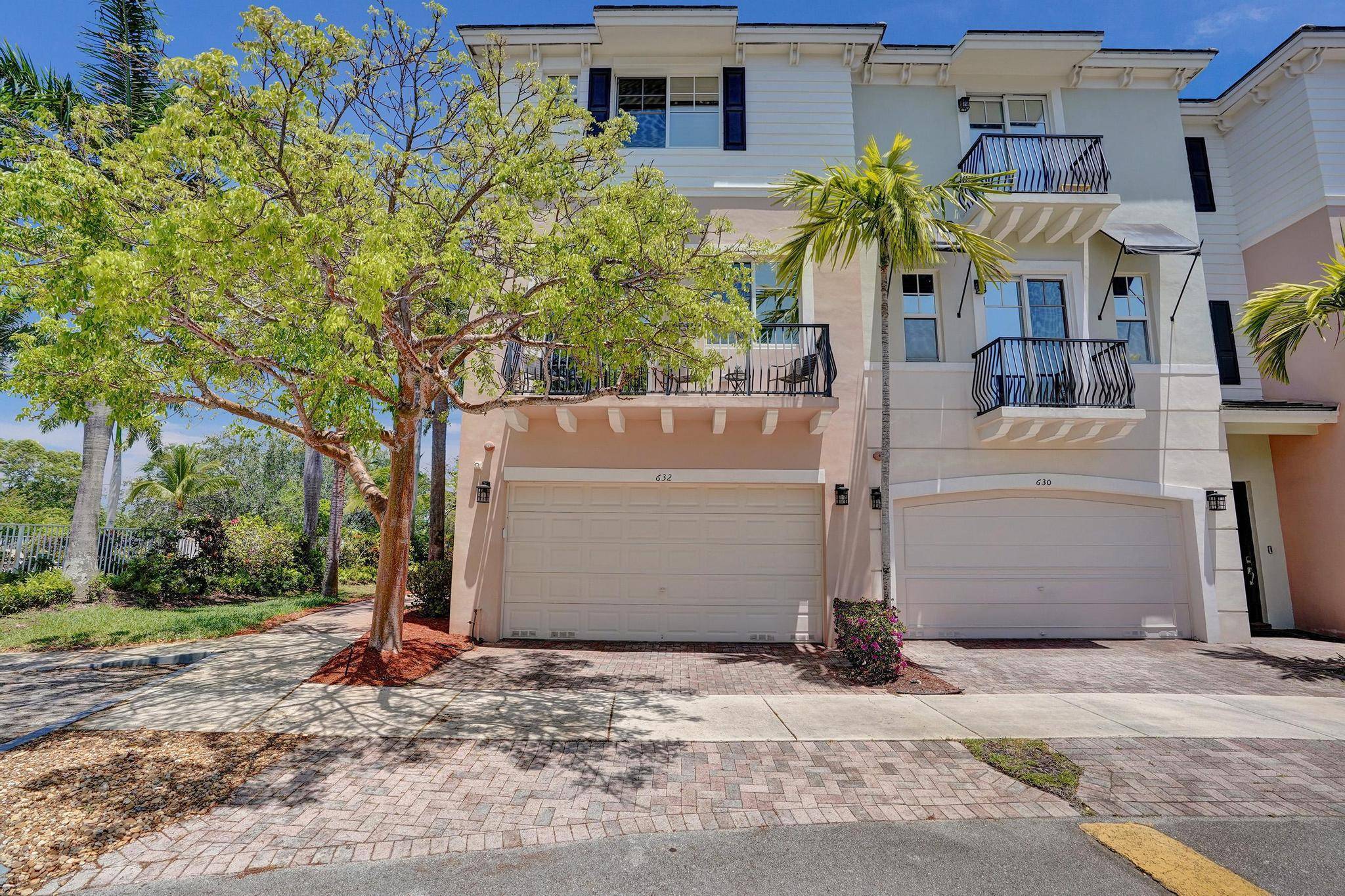One of a kind stunning Tri Level remodeled Townhome, 3 bedroom 3.