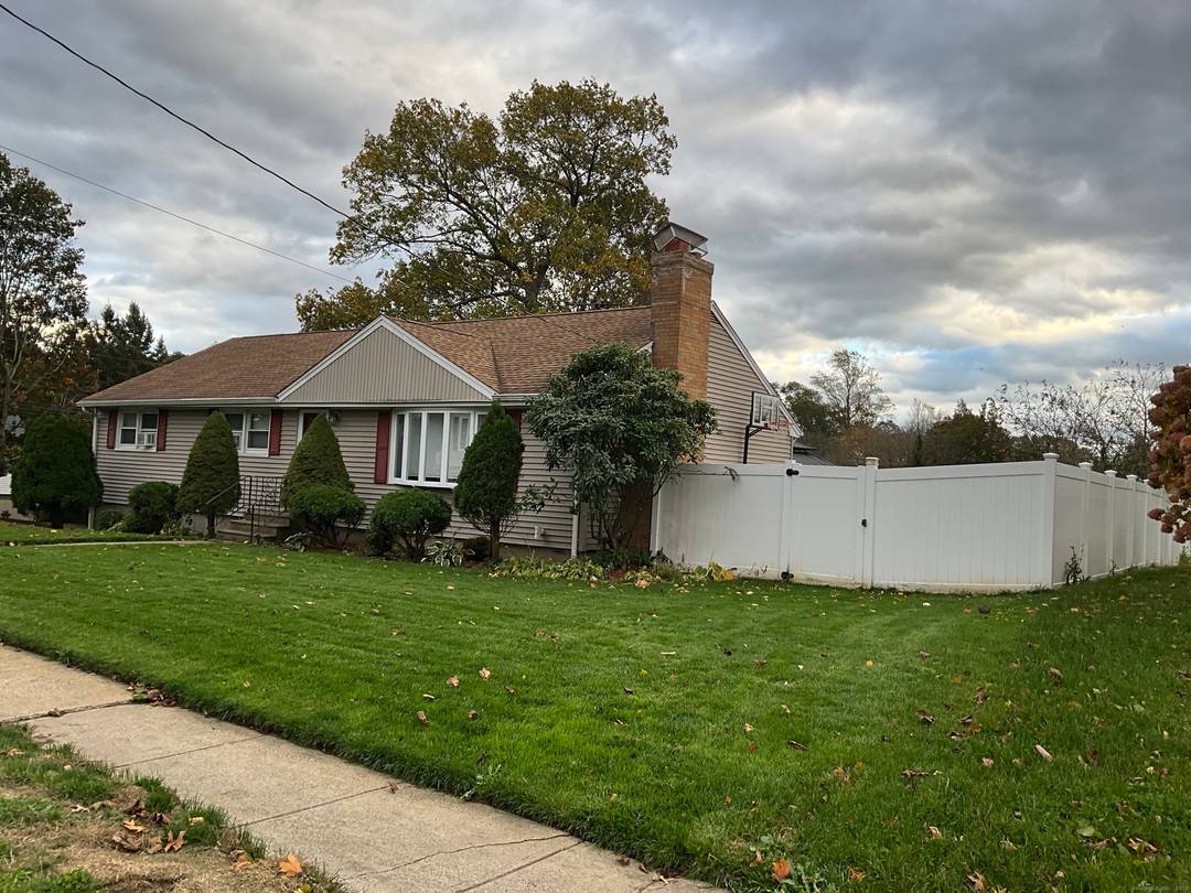 Welcome to 175 Post Oak Rd, Stratford CT, a well maintained beautiful single family that offers 3 Bedrooms, one and half bathroom.