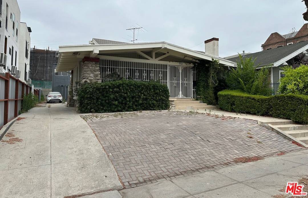 932 S Harvard Blvd 3BR La