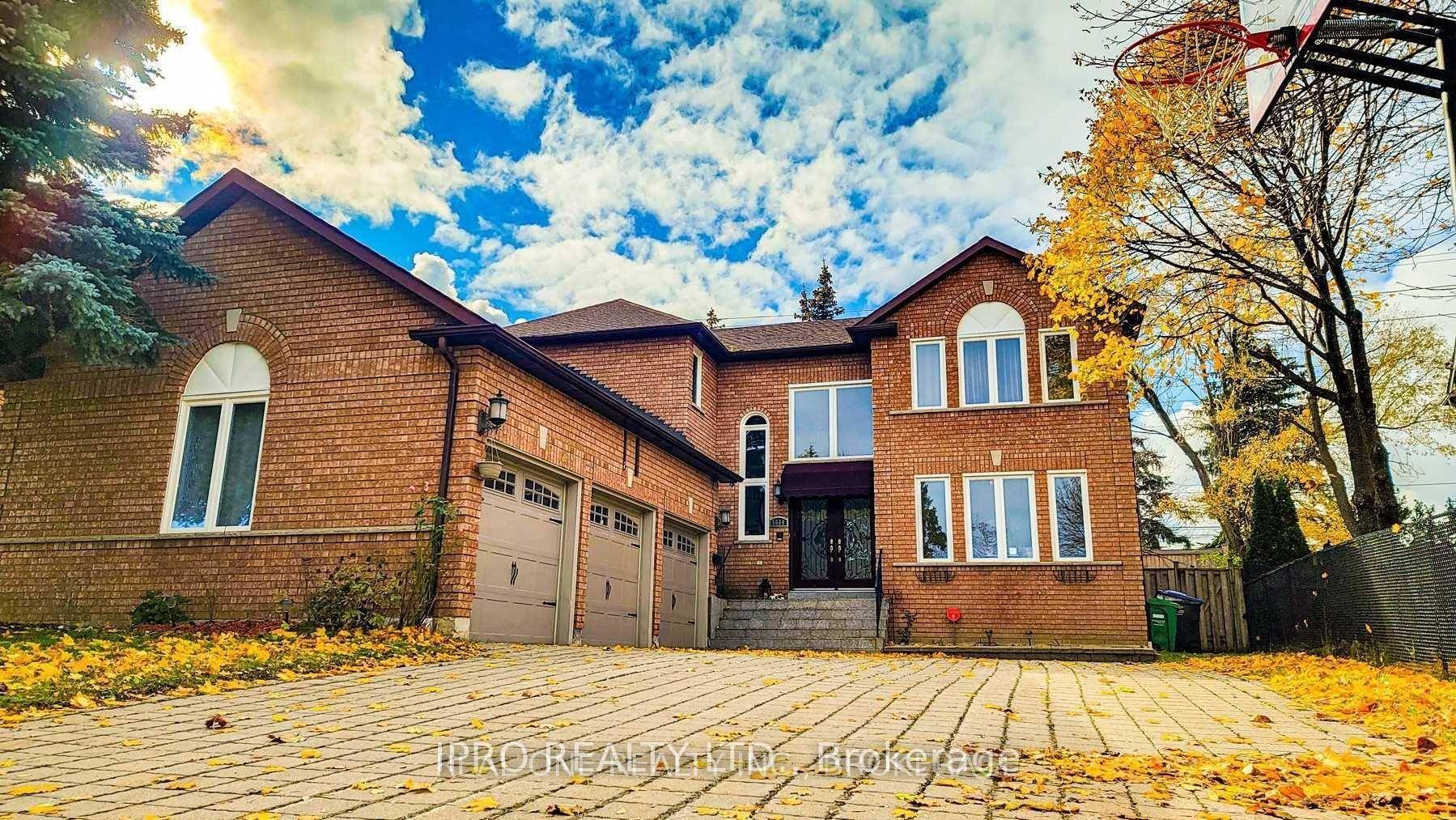 Beautiful Executive Home Located In The Heart Of Streetville.