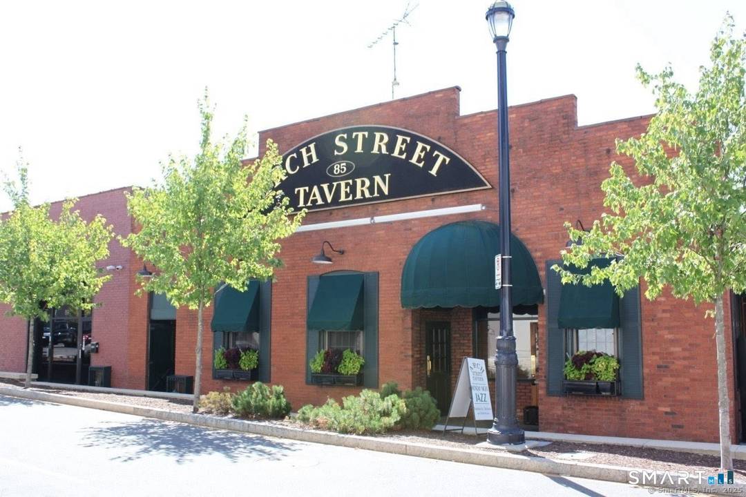 Real Estate Business Asking Price 995, 500.