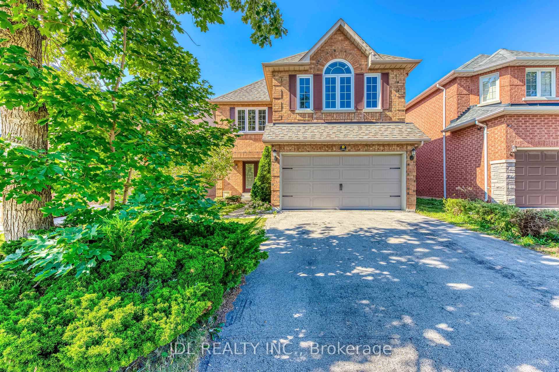 Don't miss this stunning home with a two car garage in West Oak Trails.