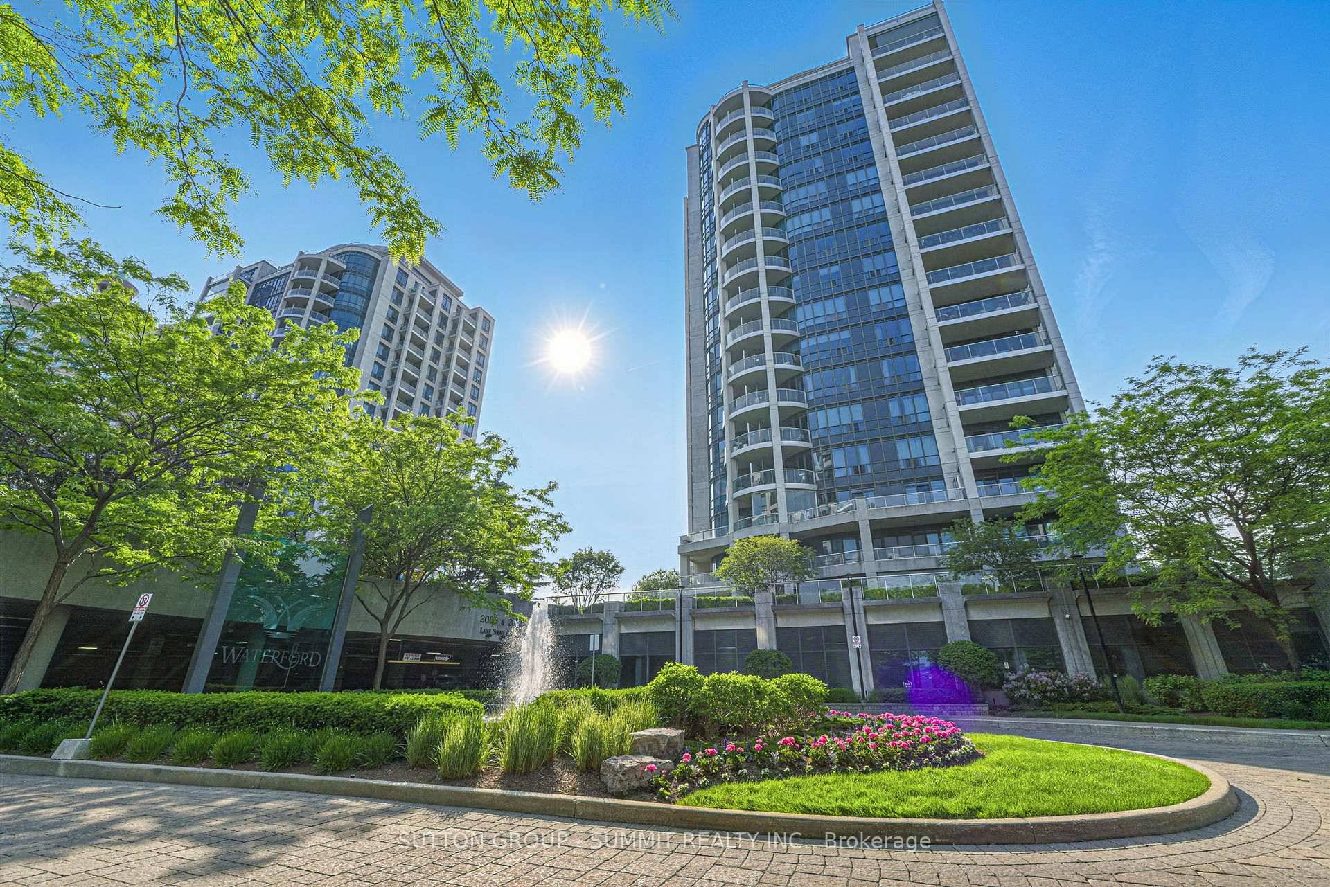 WATER VIEW Welcome to the prestigious Waterford Condos an exclusive boutique residence offering luxury waterfront living.