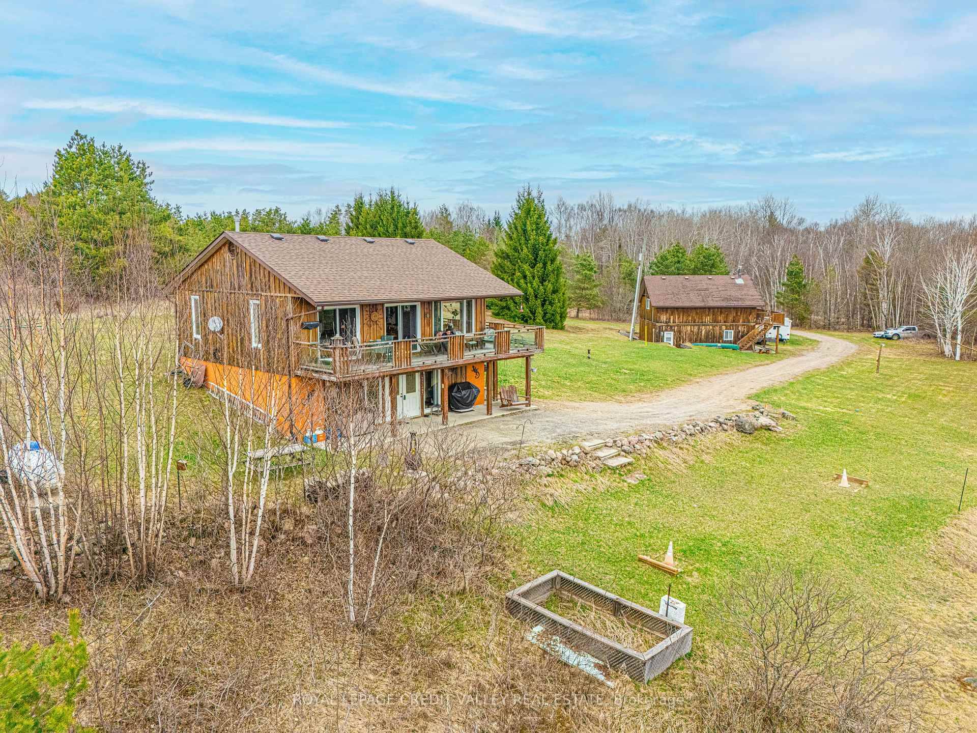 Escape to the tranquility of Maple Leaf, ON !