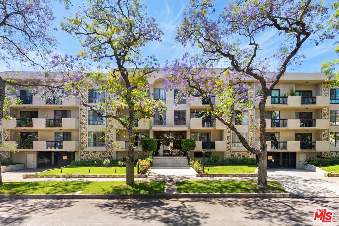 423  N Palm Dr 3BR Beverly Hills Post Office | B.H.P.O. La