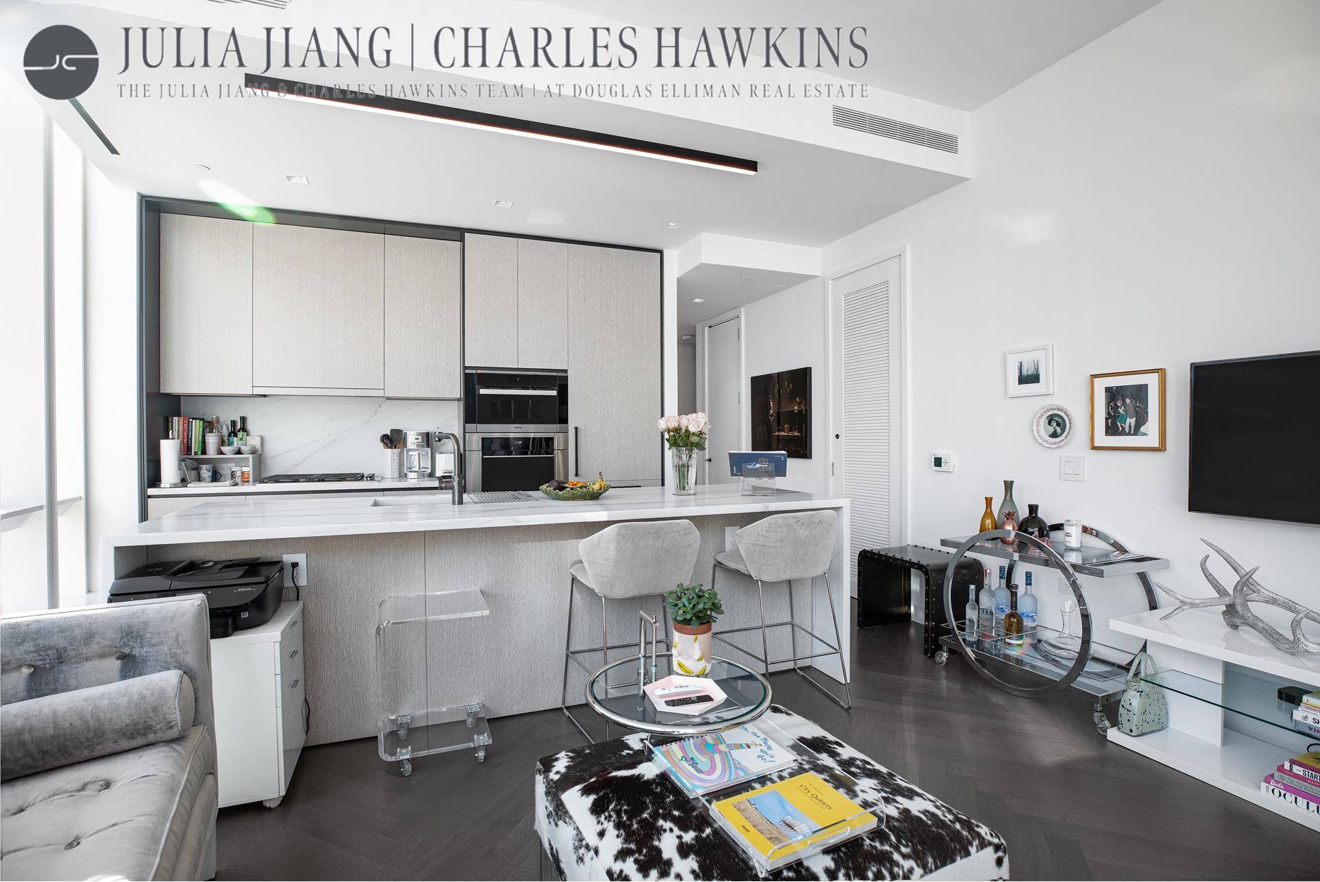 Light Filled 1 Bedroom Corner Residence at 111 Murray Street Modern Luxury in Tribeca Residence 10B at the iconic 111 Murray Street is a meticulously designed corner 1 bedroom, 1 ...