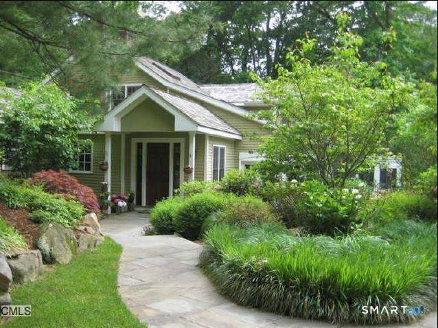 Discover Darien ! Enjoy your summer in the heart of Delafield Island !