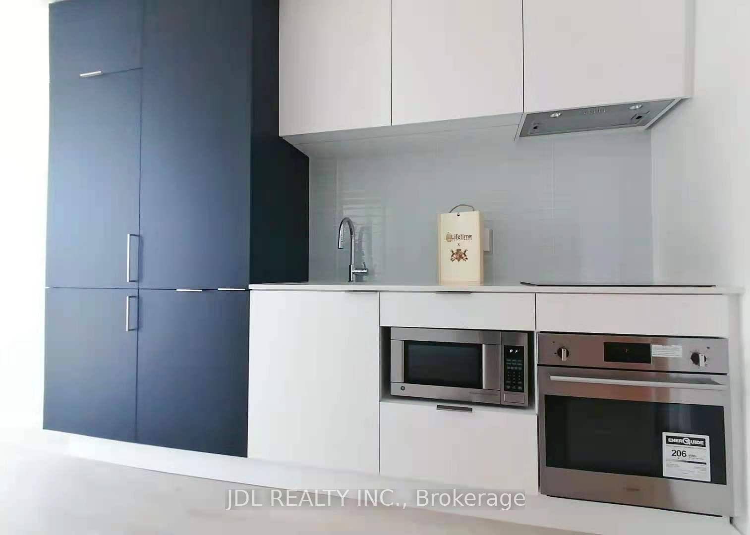 Move in 2 Br 2Ba unit in the Whitehaus Condos !