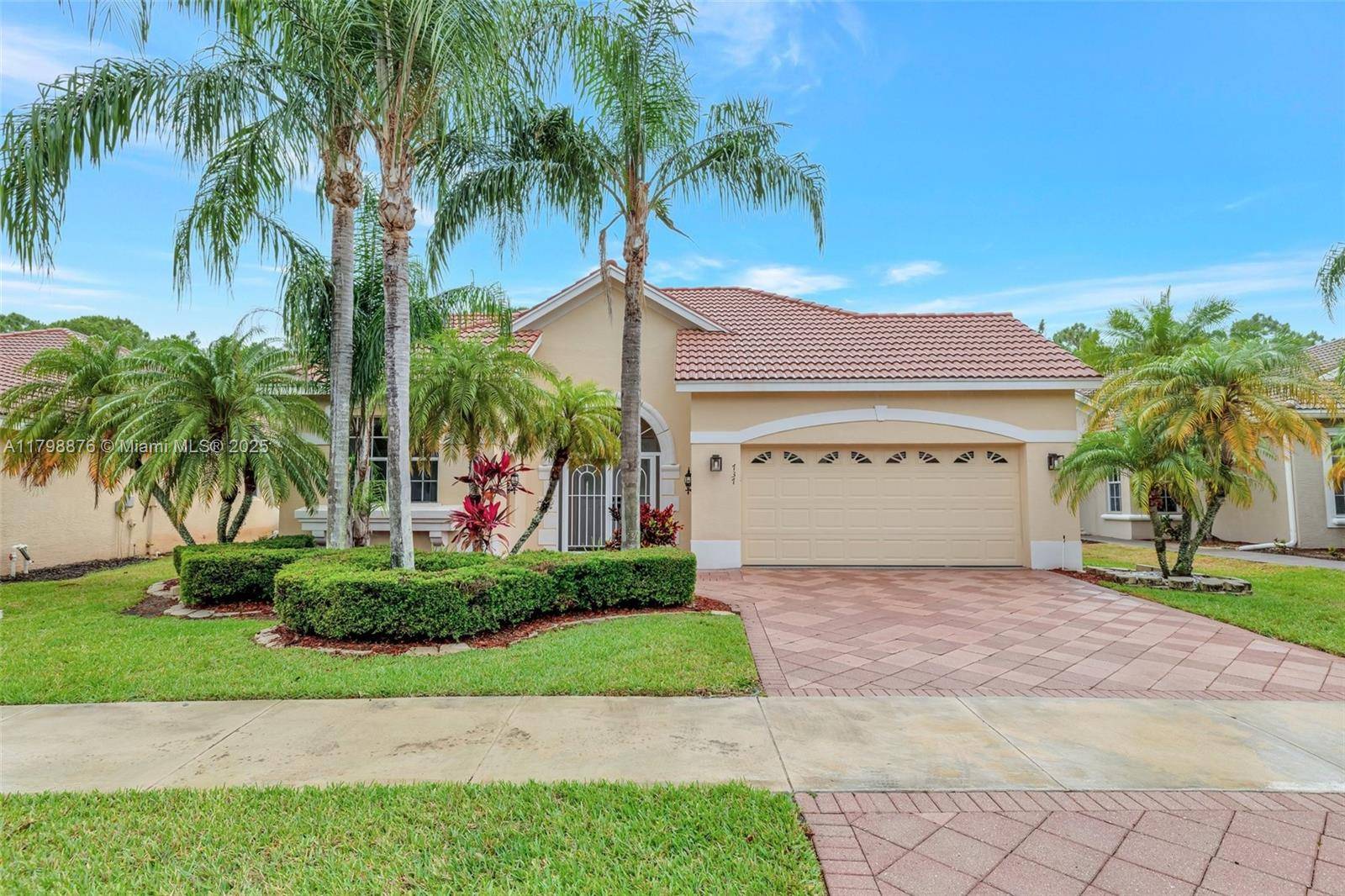 Welcome to your private oasis in Lake Charles !