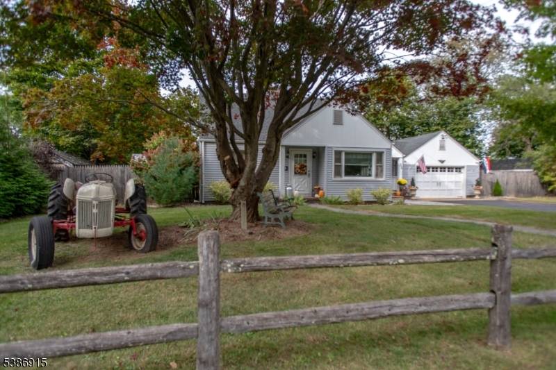 Welcome ! If the Curb appeal isn't enough, then please come in for a look.