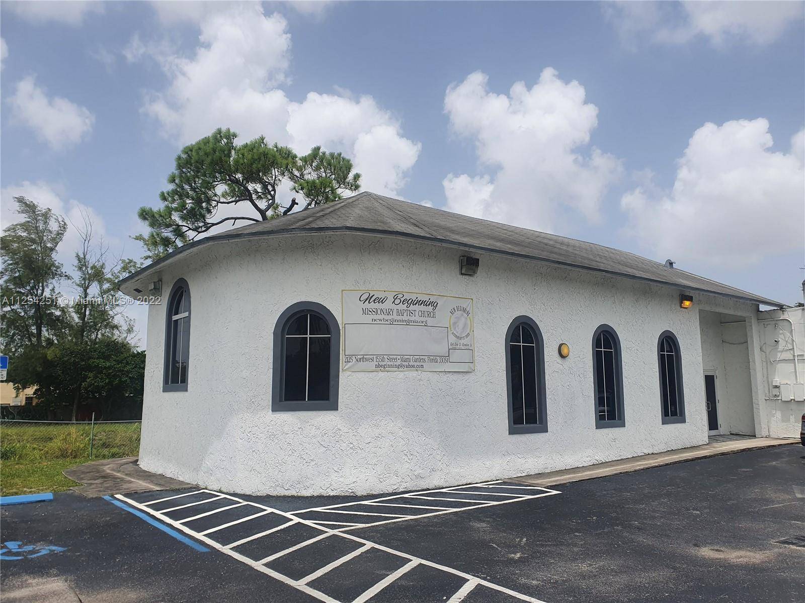 Beautifully updated church sanctuary for rent !