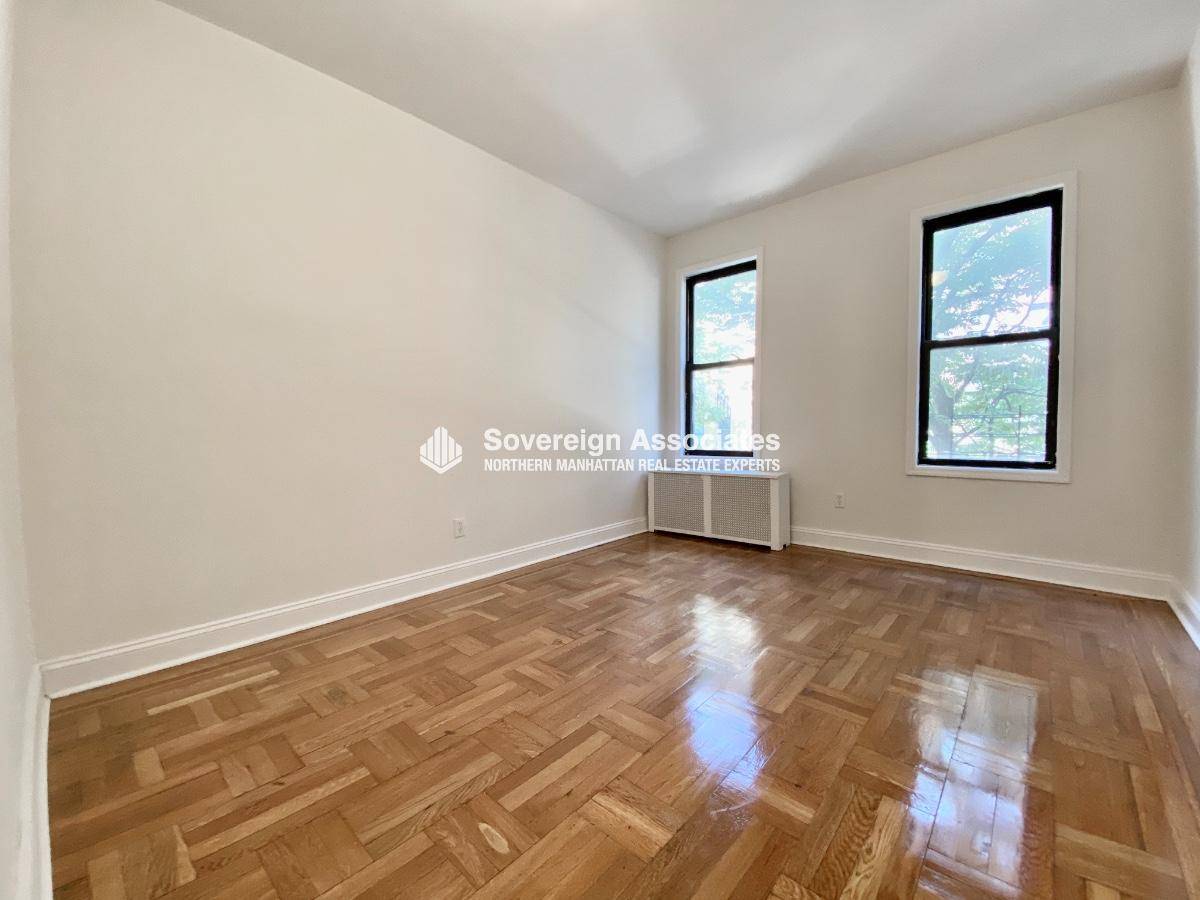 NO FEE ! ! ! Large 3 Bedroom 2 Bath apartment on Fort Washington Ave.