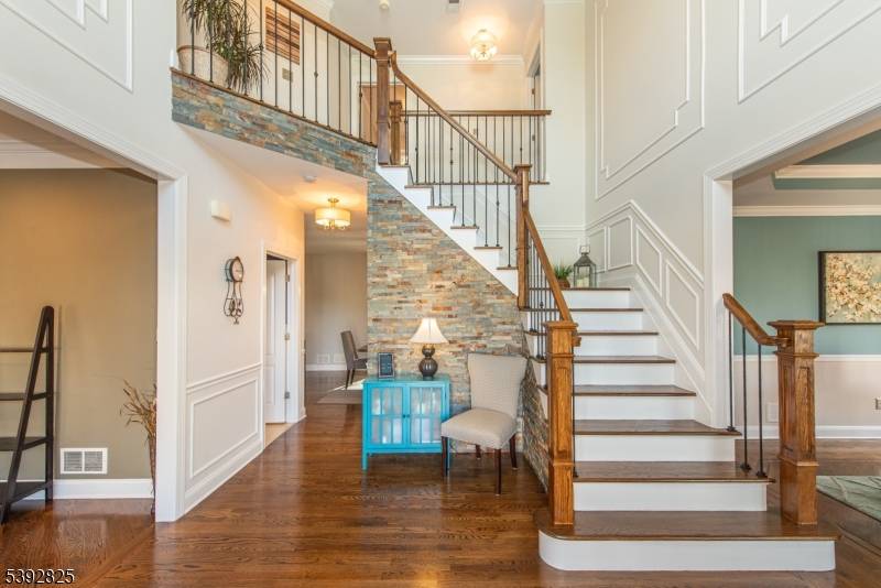 Welcome to 15 Salmon Court, an Exquisite Colonial in Prestigious Lakeview Estates !