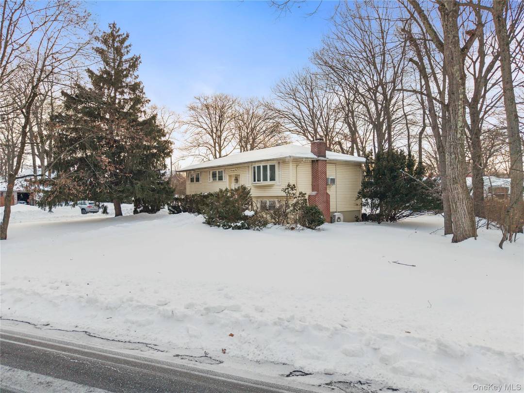 Welcome to this spacious and well laid out residence, offering an inviting sense of arrival and exceptional flexibility for today s living needs set on an oversized corner lot in ...