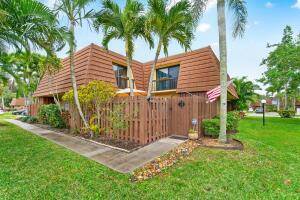 Imagine stepping into this dream townhouse within the waterfront community Jupiter Plantation, that's not just nicely updated but also fully furnished, new roof, new AC, new water heater and appliances, ...