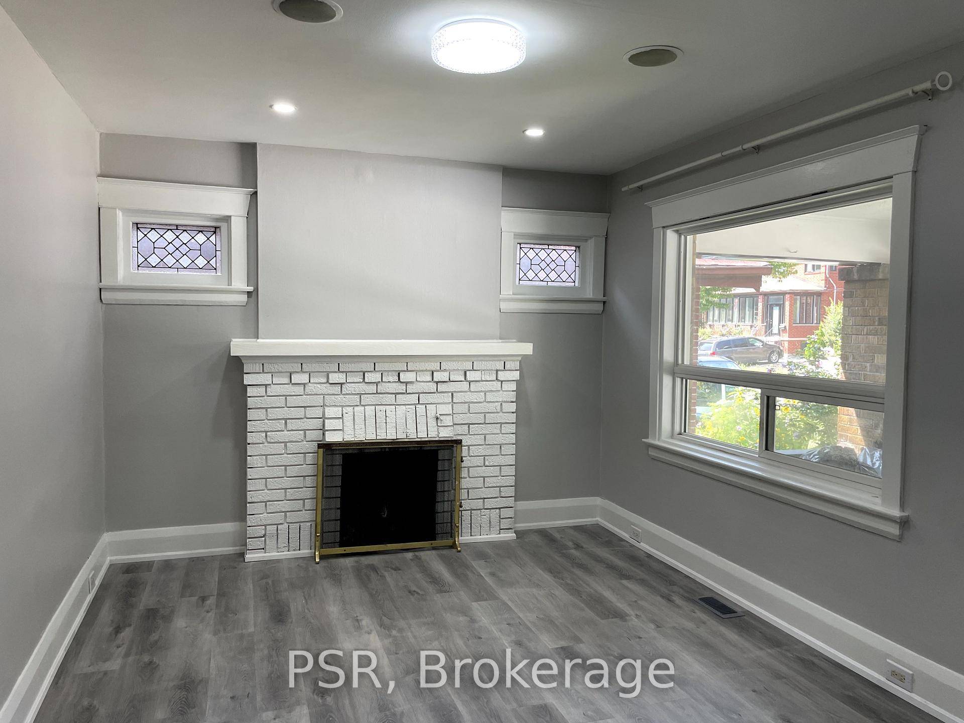 Renovated Bungalow, Great location close to Transit, Shops, Banks, and Restaurants !