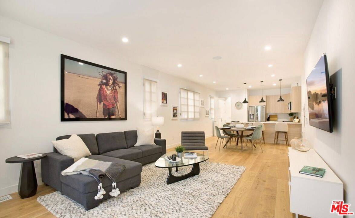 337  N Spaulding Ave 8BR Hancock Park La