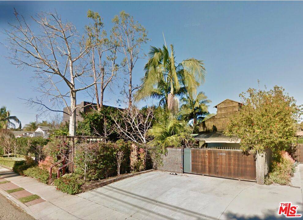 1233   Palms Blvd 2BR Marina Del Rey La