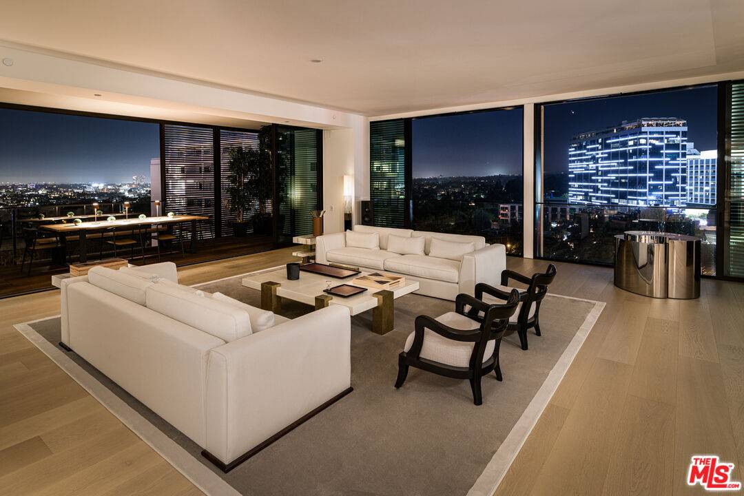 9040  W Sunset Blvd 3.0 Sunset Strip LA