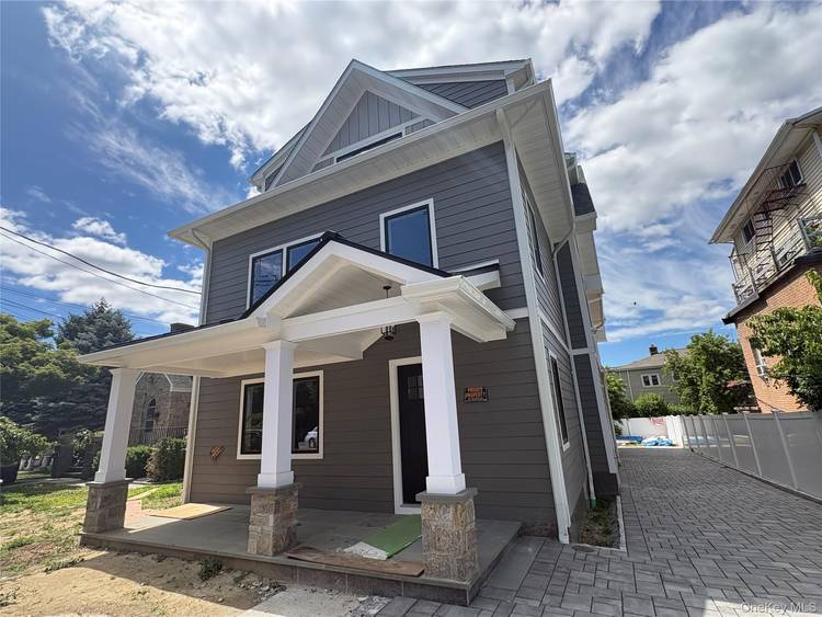 Be the first to occupy this brand new thoughtfully designed 2 br 1.