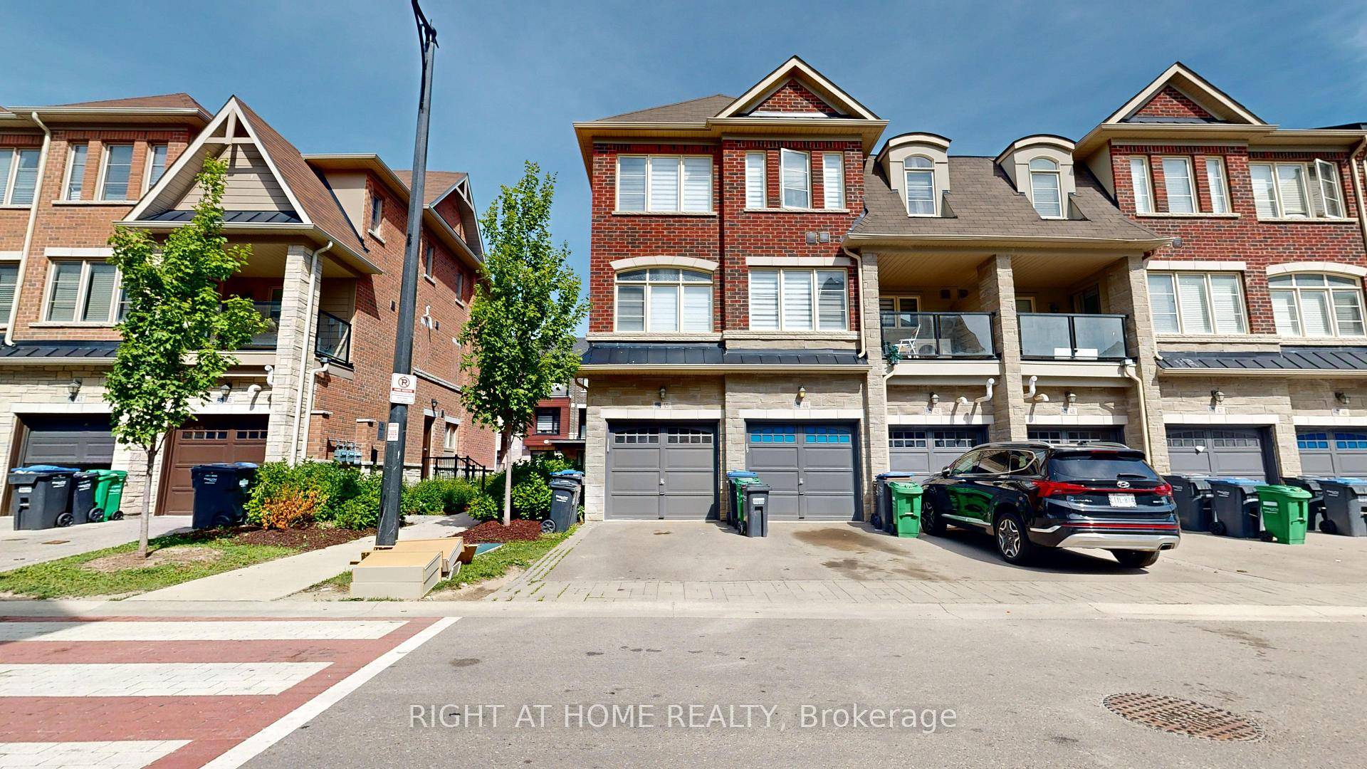 Gorgeous Modern European Style Spacious 3 Bdrm 3Bath Condo Townhouse in the upscale Mount Pleasant community.