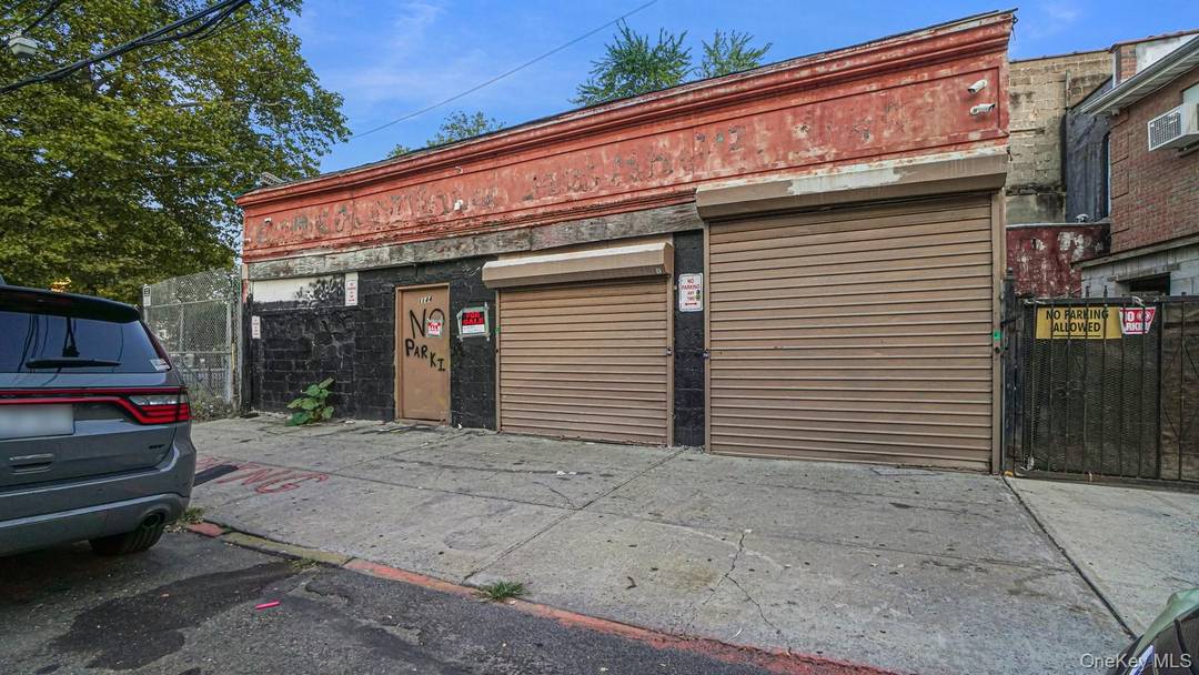 Parking Garage for Sale in Foxhurst Prime Investment Opportunity.