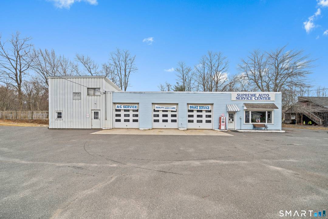 Three bay auto repair shop consisting of 2550 sq ft on.