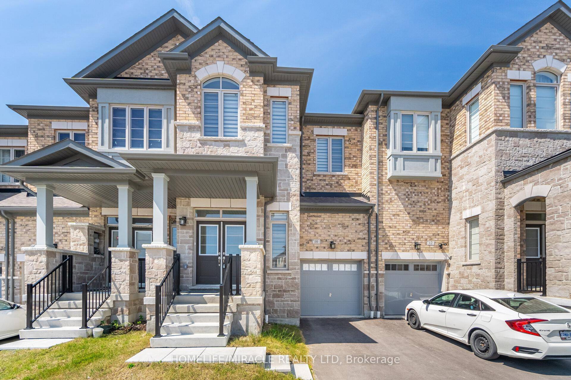 Stunning townhome located in the desirable Whitby Meadows community, featuring 4 spacious bedrooms, 3 bathrooms, and a front facing garage.