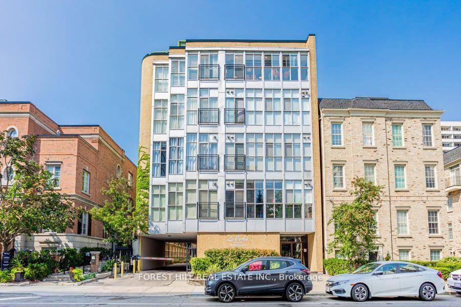Welcome to Le Corbu Lofts, where style meets function in the heart of Davisville Village !