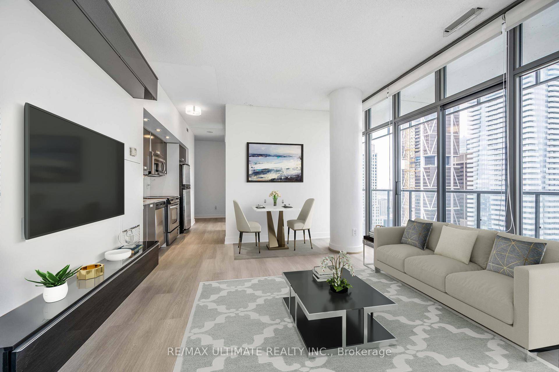 Exceptional Value in a Move In Ready Corner Unit !