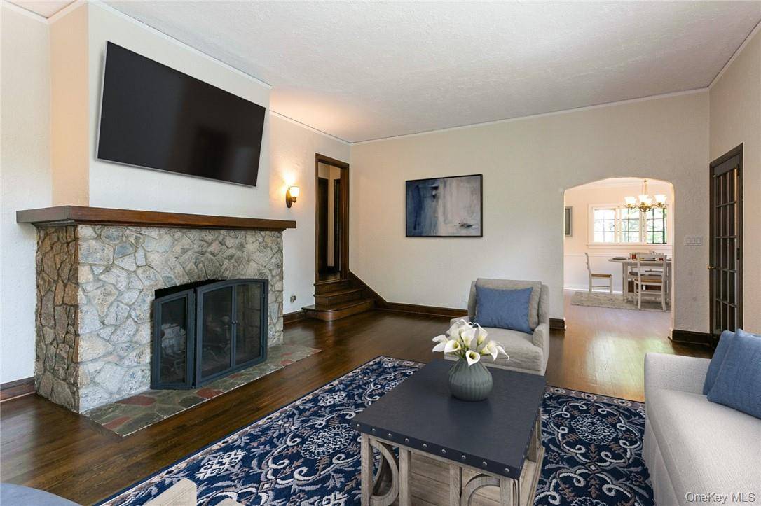 Now is your chance to enjoy living in the heart of the Greenacres section of Scarsdale.