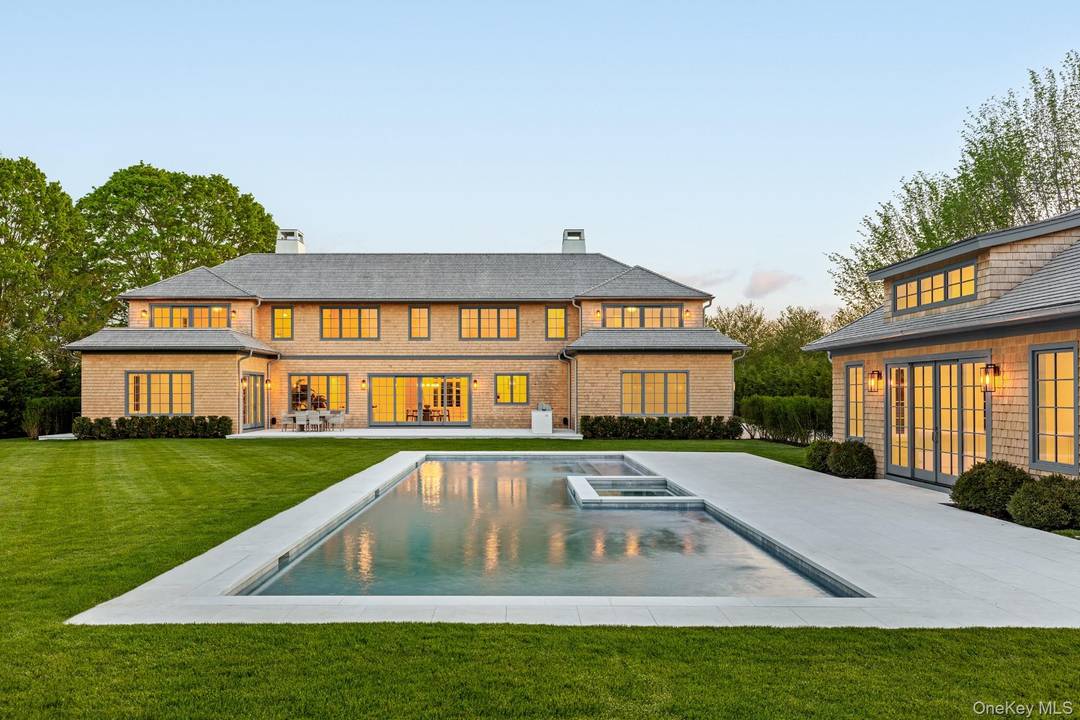 Nestled in the heart of Bridgehampton's renowned horse country, 361 Mitchell Lane offers a rare blend of timeless elegance and cutting edge luxury.