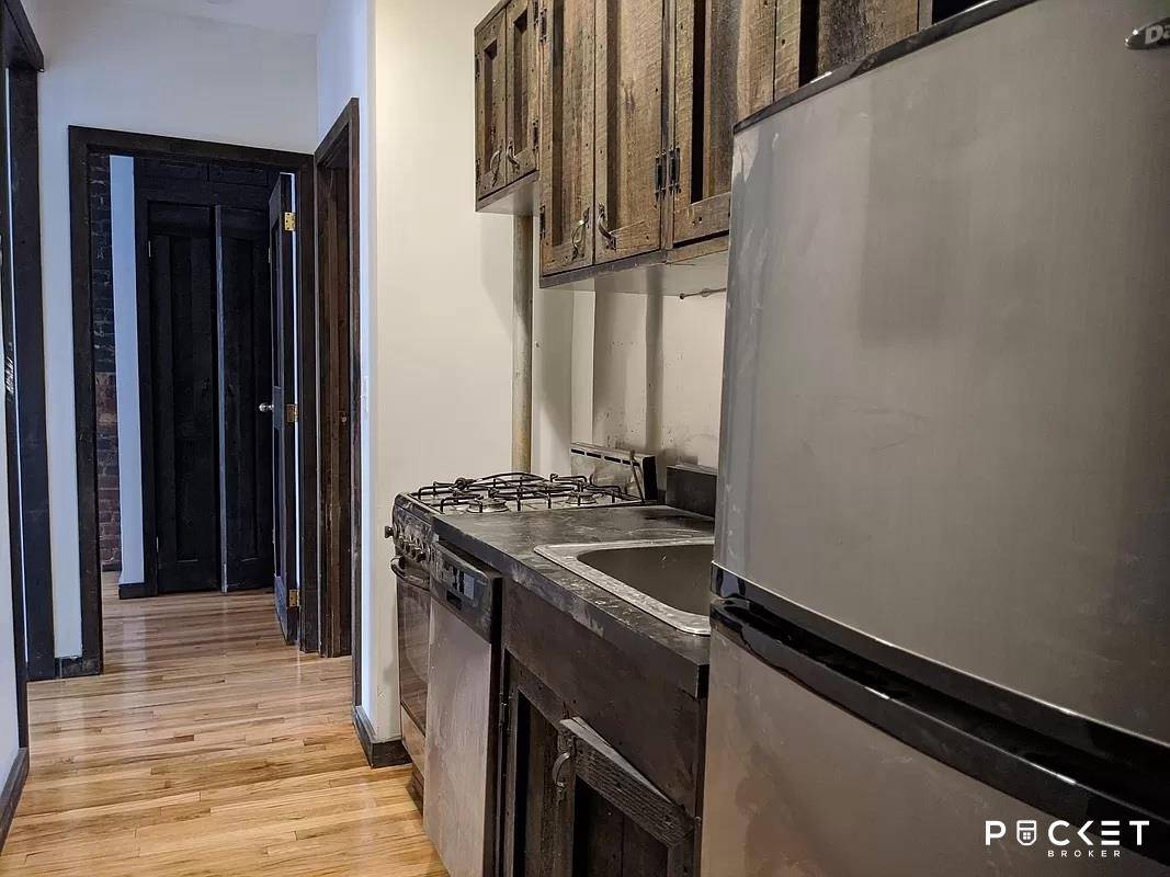 2 BEDROOM IN THE HEART OF THE EAST VILLAGE !