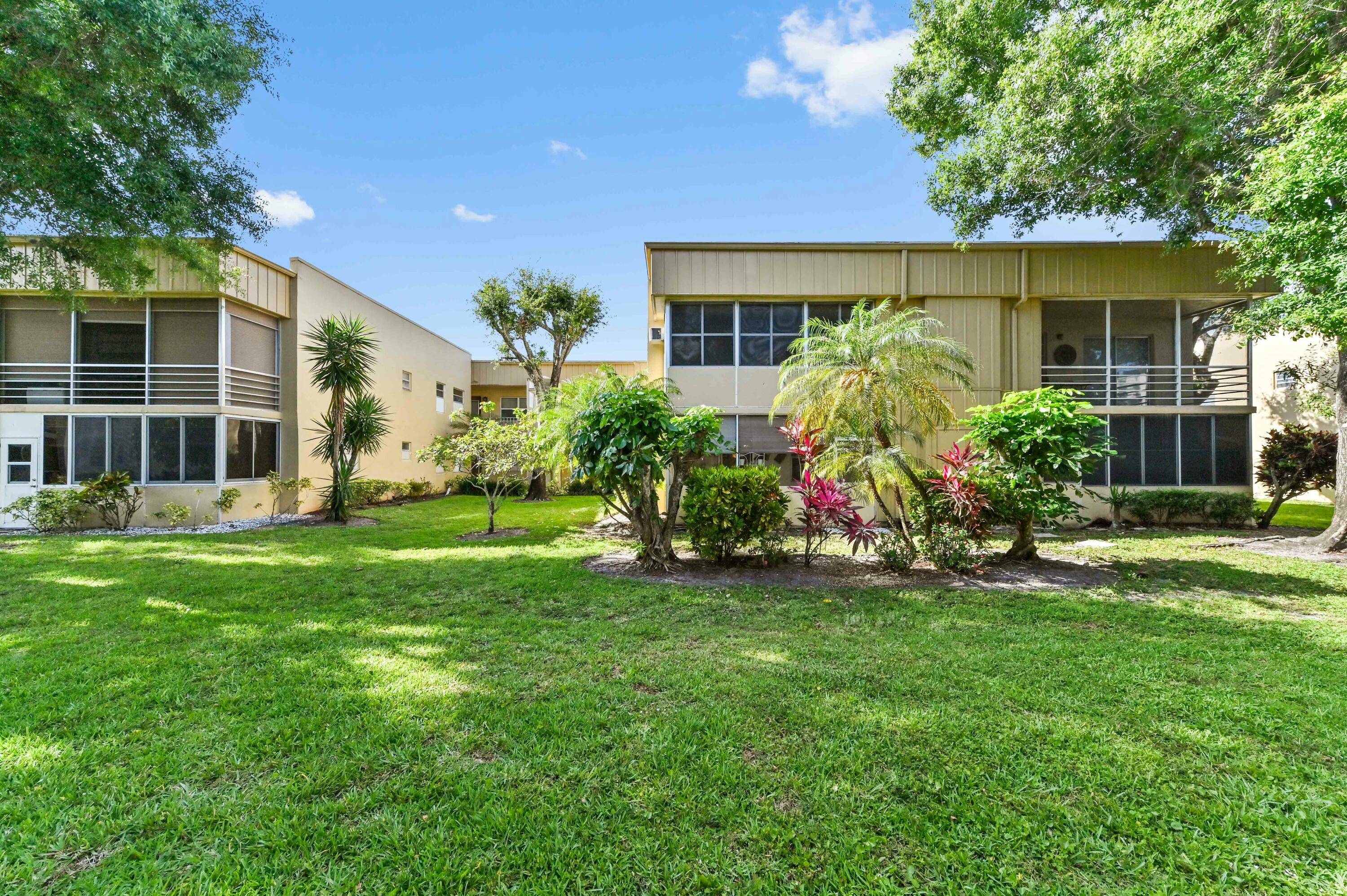 Enjoy comfort and convenience in this light and bright ground floor condo located in the desirable Kings Point adult community.